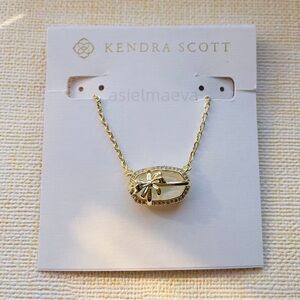 Kendra Scott Elisa Gold Bow Pendant Necklace